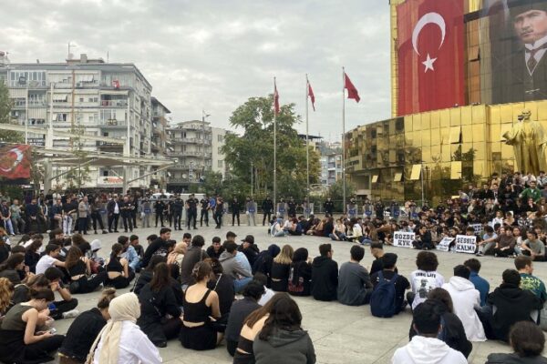 Ülke Genelinde Öğrenciler Ayaklandı: KYK Protestoları Devam Ediyor