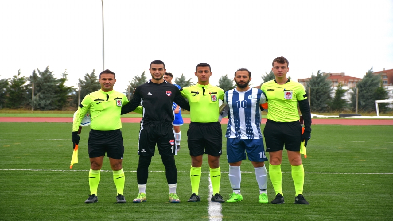 Ünilig futbol müsabakaları sona erdi