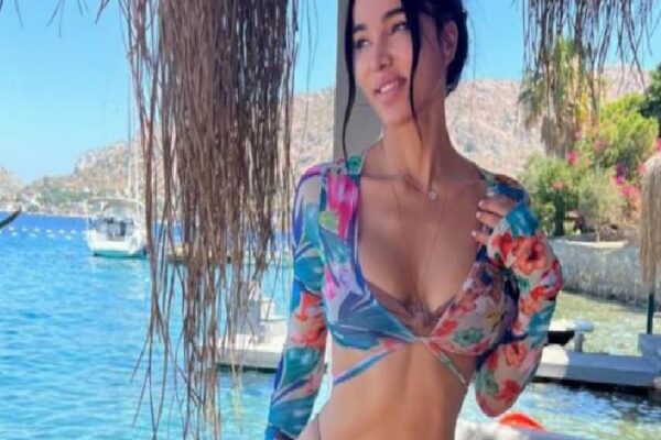 Ünlü model Metisha dizi kesimine yeşil ışık yaktı
