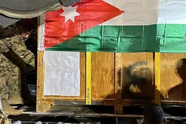 Ürdün Sahra Hastanesi’ne Paraşütle Acil Tıbbi Malzeme Sağlandı