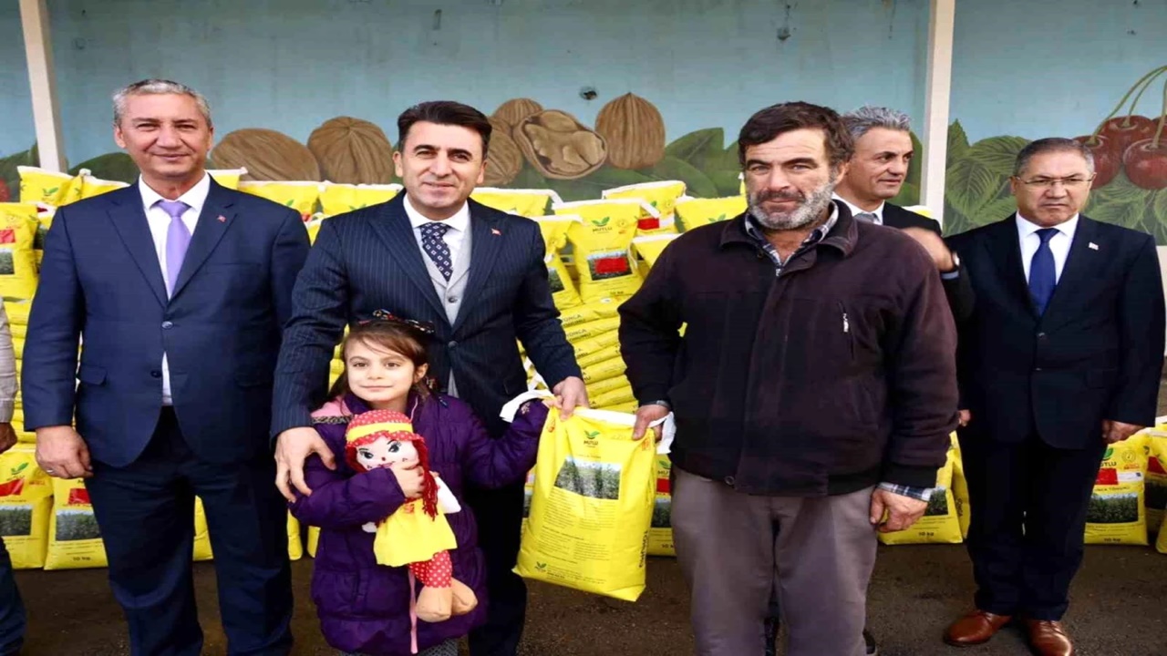 Üreticilere sertifikalı yonca yem tohumu