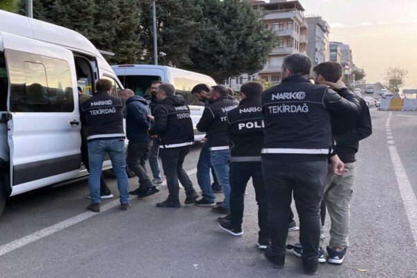 Uyuşturucu Operasyonunda 15 Kişi Yakalandı
