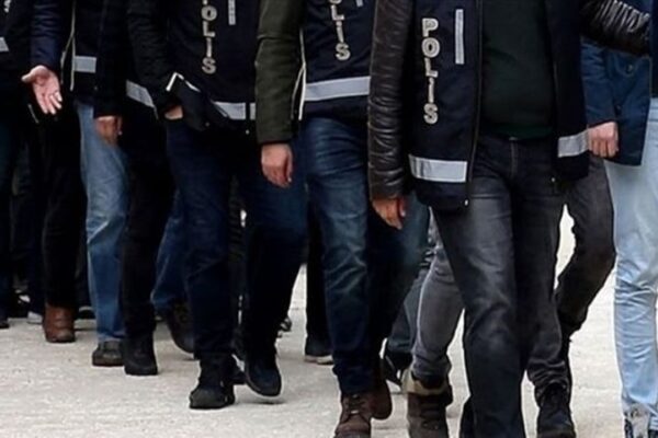 Uyuşturucu Operasyonunda 8 Zanlı Yakalandı