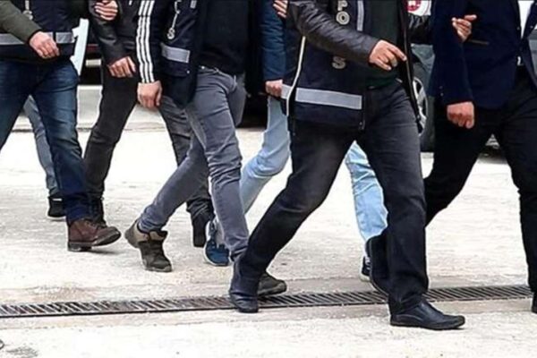Uyuşturucu Ticareti Yapan 7 Kişi Yakalandı