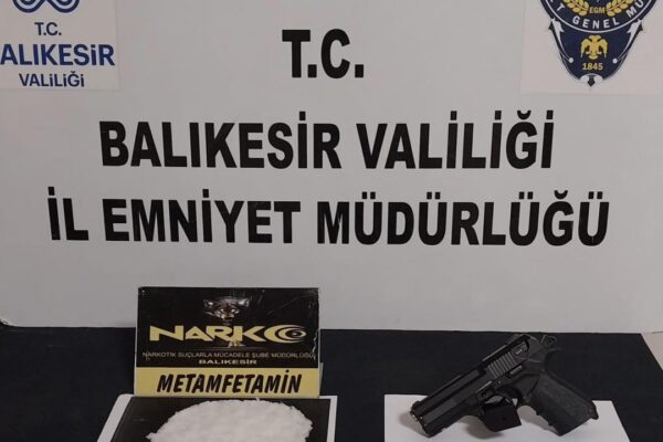 Uyuşturucu Ticareti Yaptığı İddia Edilen 4 Kişi Yakalandı