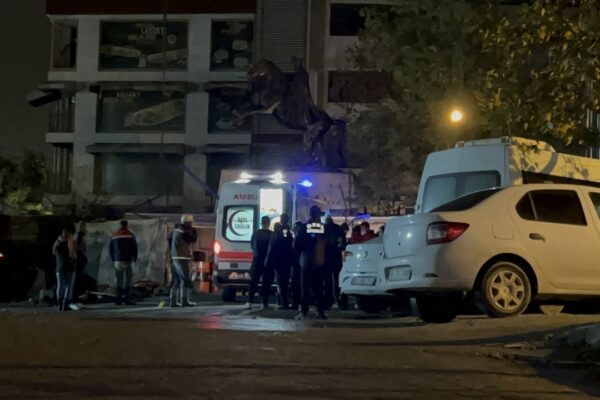 Üzerine Demir Düşen İşçi Yaralandı