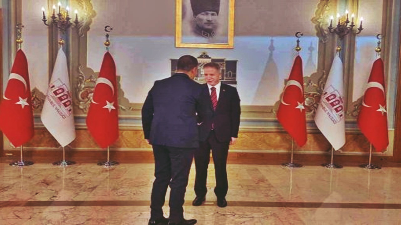 vali davut gül cumhuriyetin 100 yıl dönümünde tebrikleri kabul etti