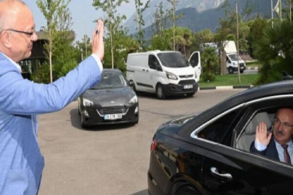 Vali Karadeniz’den Manisa’ya veda