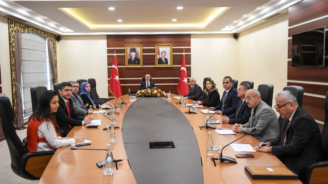 vali seddar yavuz vatandaşların sorunlarını dinledi