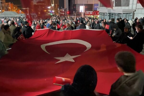 Vatandaş Şehitler İçin Yürüyüş Düzenledi