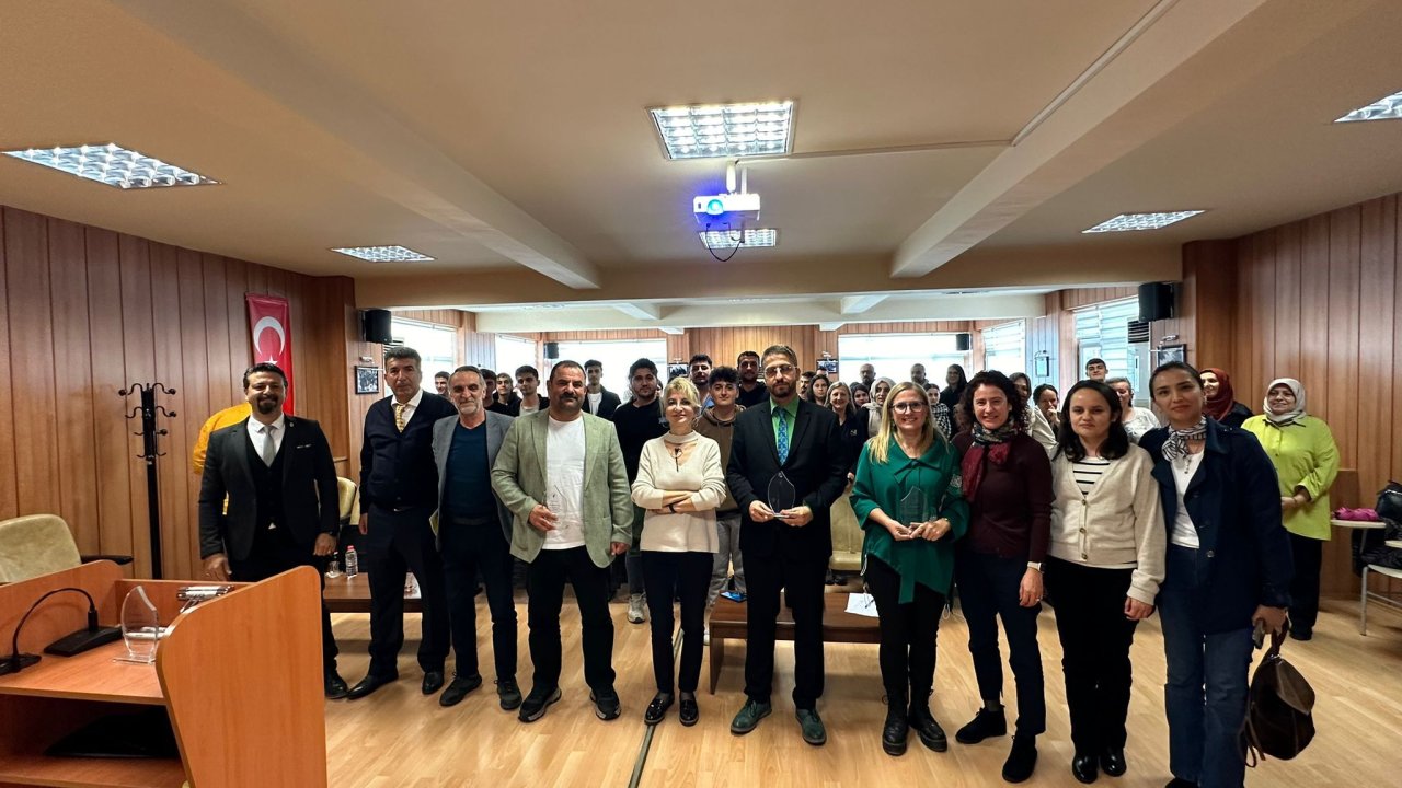 yalova Üniversitesi sektör ve akademi el ele semineri