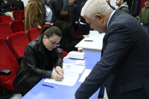Yalova’da AK Parti Üyeleri Belediye Başkan Adaylarını Belirliyor