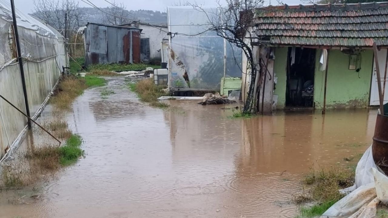 yalovada dere taştı sokakları su bastı