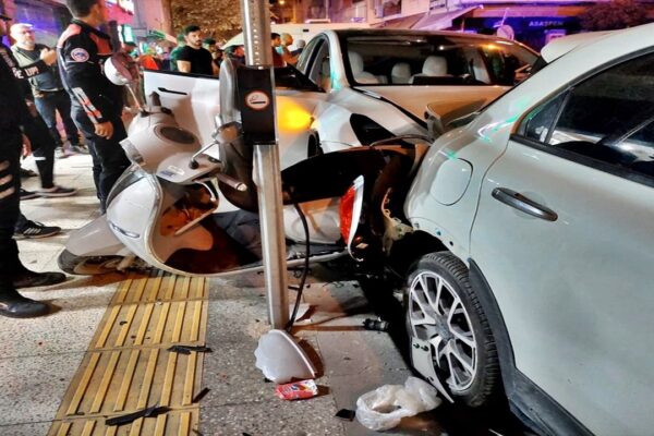 Yalova’da Zincirleme Kaza: 2’si Polis 4 Kişi Yaralandı
