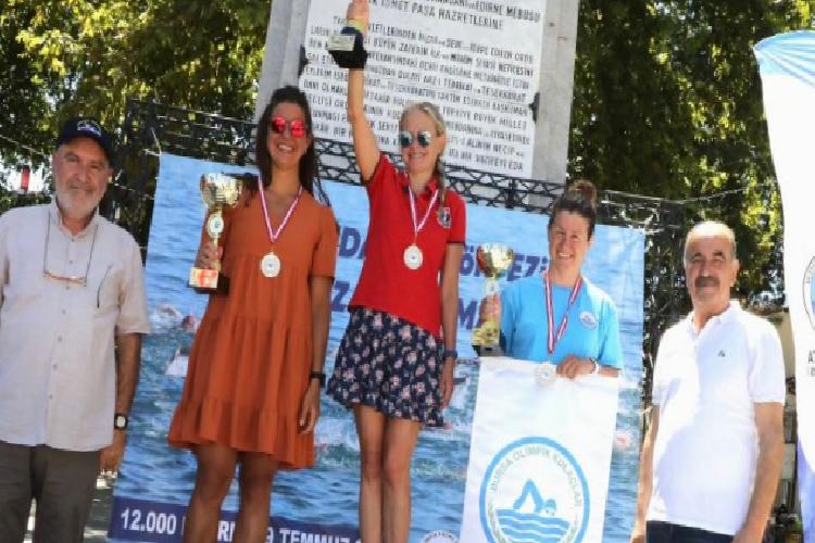 yalovadan mudanyaya yüzdüler