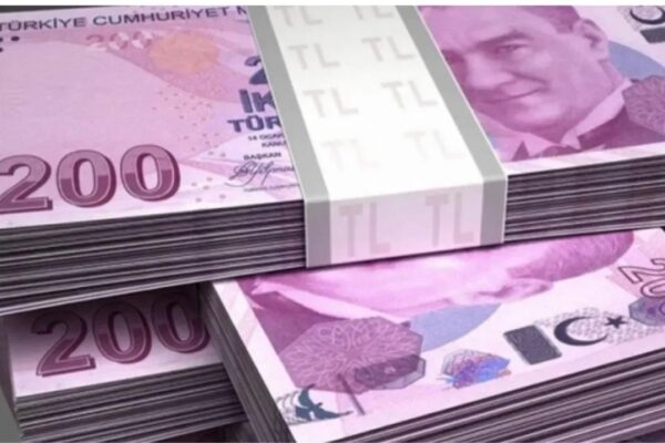 Yeni 200 TL Banknotlar Piyasaya Sürüldü