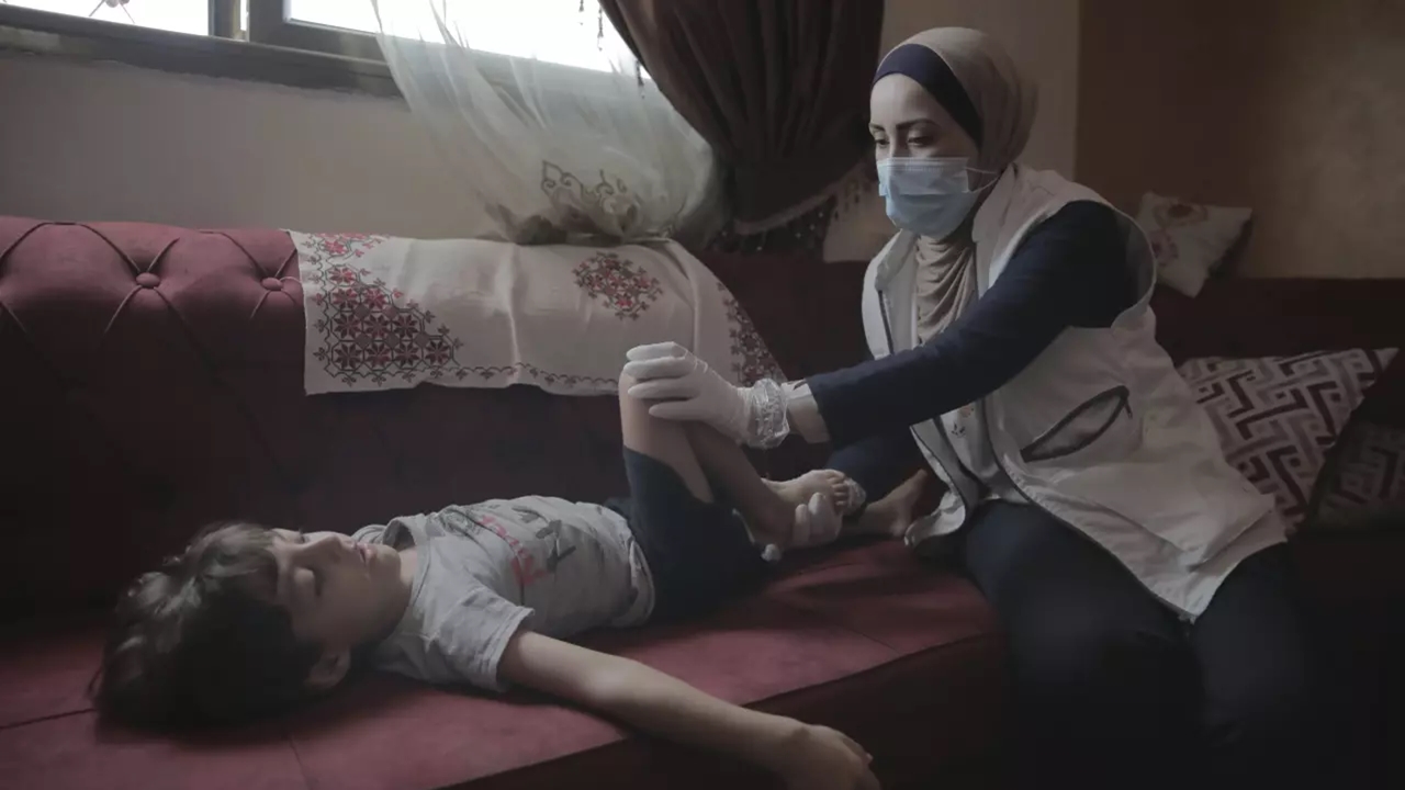 yeryüzü doktorları gazzede filistinlilere yardım ve sağlık hizmeti sunuyor
