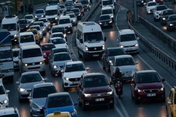 Yılın birinci yarısında 1 milyonu aşkın araç trafikte