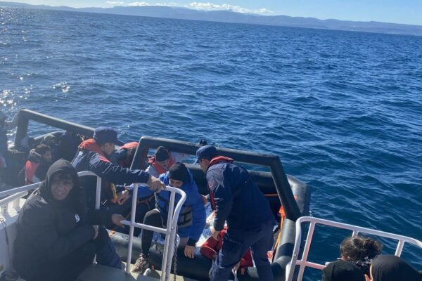 Yunan Güçleri Tarafından Geri İtilen 75 Göçmen Ayvalık Açıklarında Kurtarıldı