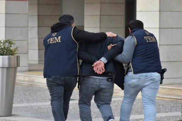 Yunanistan’a Kaçmaya Çalışan 2 FETÖ  Üyesi Tutuklandı