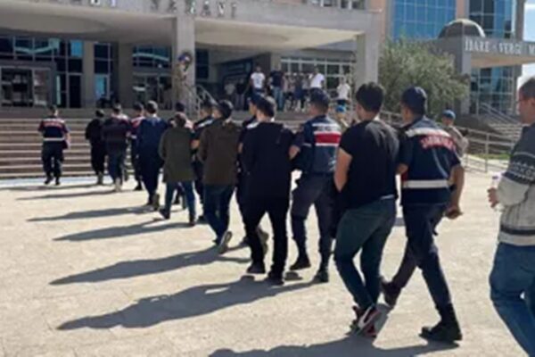 Yunanistan’a Kaçmaya Çalışan 27 FETÖ Şüphelisi Yakalandı