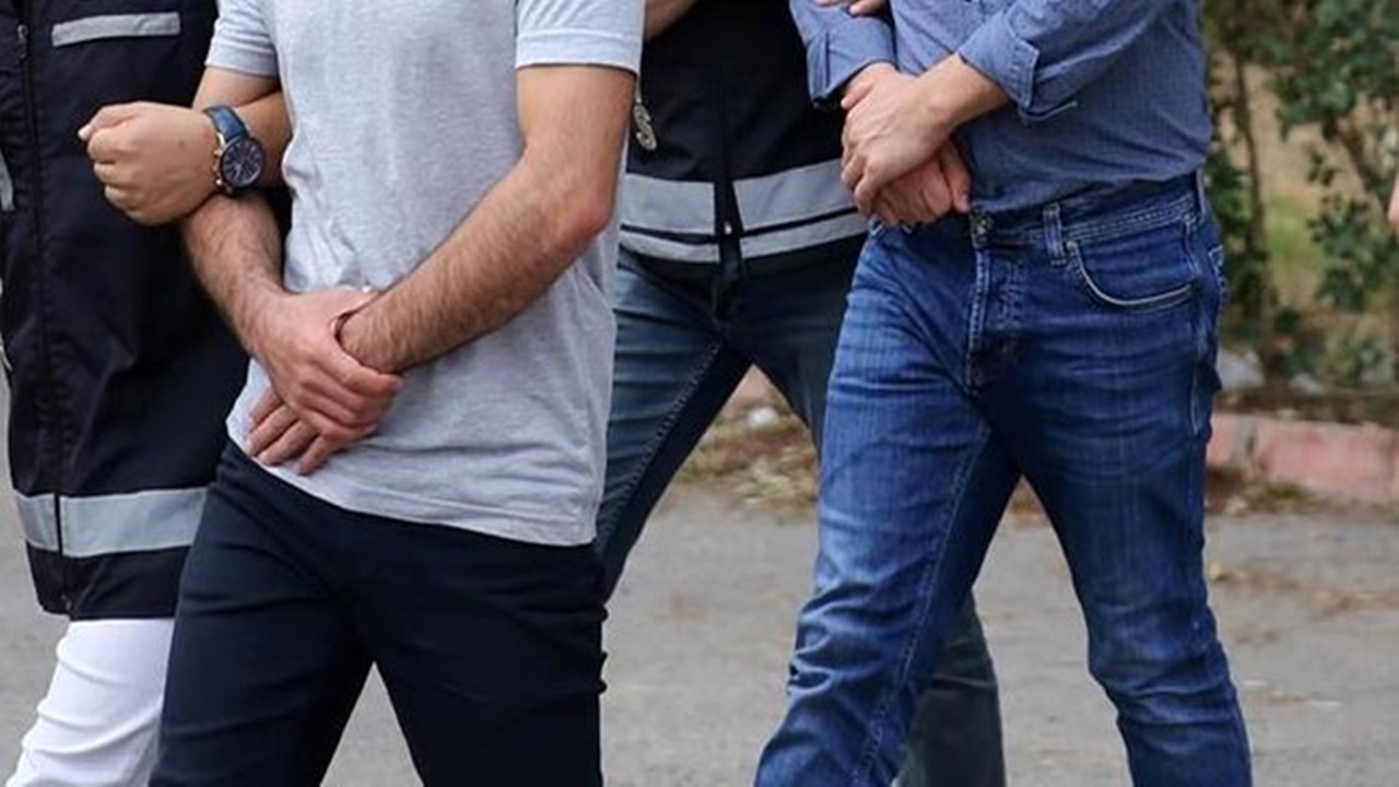 yurtta kalan kız Öğrencilere sözlü tacizde bulundukları İddia edilen kişiler yakalandı