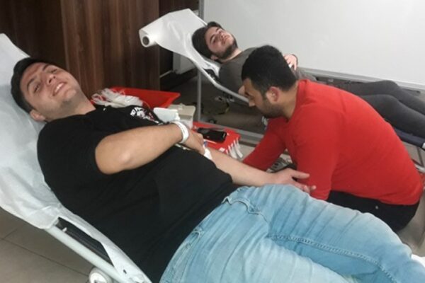 Yurtta Kalan Öğrenciler Kan Bağışı Yaptı