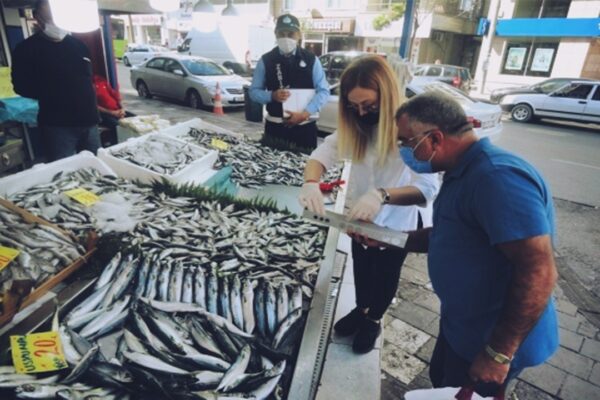 Zabıta Ekipleri Balık Tezgahlarını Denetledi