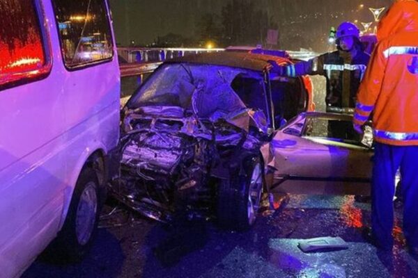 Zincirleme Trafik Kazası: Bir Ölü Beş Yaralı