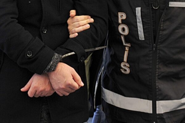 İki Ayrı Kuyumcudan Hırsızlık Yapan 4 Şüpheli Tutuklandı