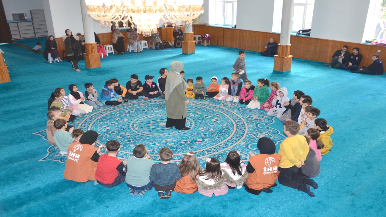 Kocaeli’de “Çocuklar Camide Buluşuyor” Etkinliği Düzenlendi