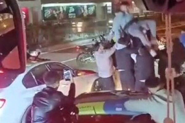 Trafiği Tehlikeye Düşüren Asker Uğurlama Konvoyu Sürücülerine Ceza