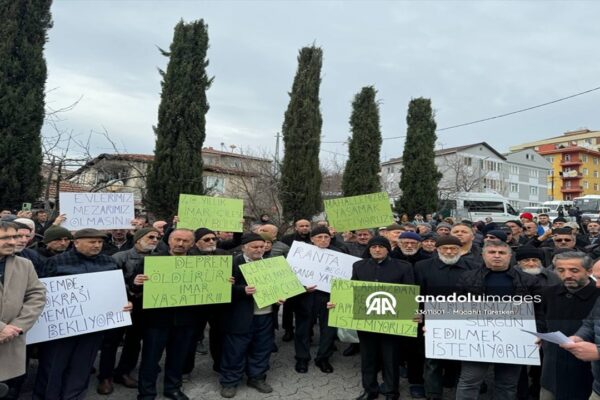 Ataşehir’de İmar Sorunlarının Çözülmesini İsteyen Mahalle Sakinleri Eylem Yaptı