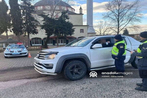 Edirne’de Jandarma Trafik Ekipleri Alkol Denetimi Yaptı
