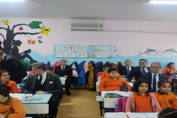Şanlıurfa’da Depremde Yaşamını Yitiren Öğrenciler Sınıflarında Anıldı