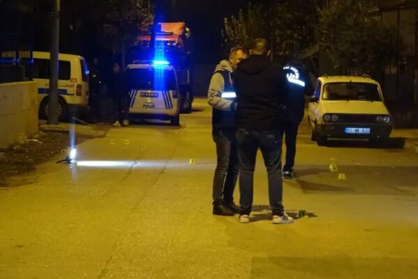Babasıyla Silahlı Saldırıya Uğrayan Kişi Yaralandı