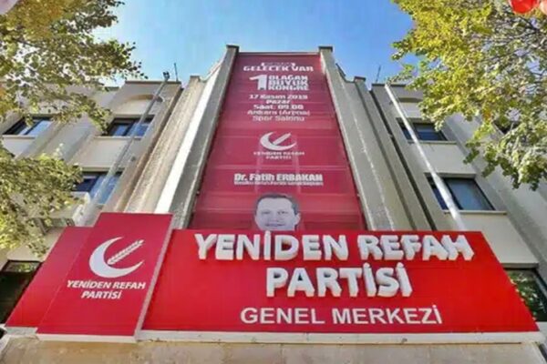 Yeniden Refah Partisi Gölcük İlçe Başkanlığına Saldırıldığını Açıkladı