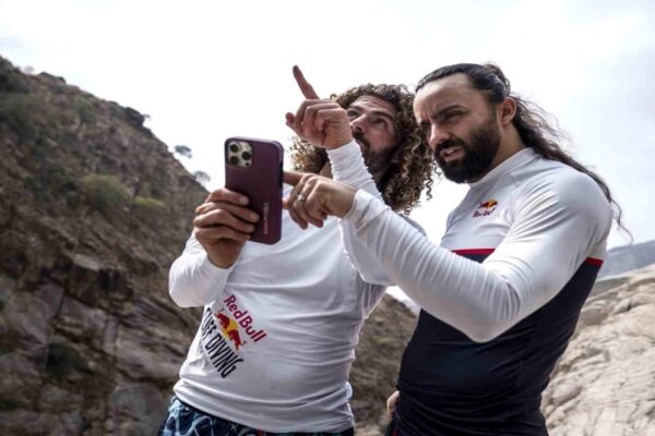 Red Bull Sporcuları Suudi Arabistan”da Dalış Deneyimi Arayışına Çıktı