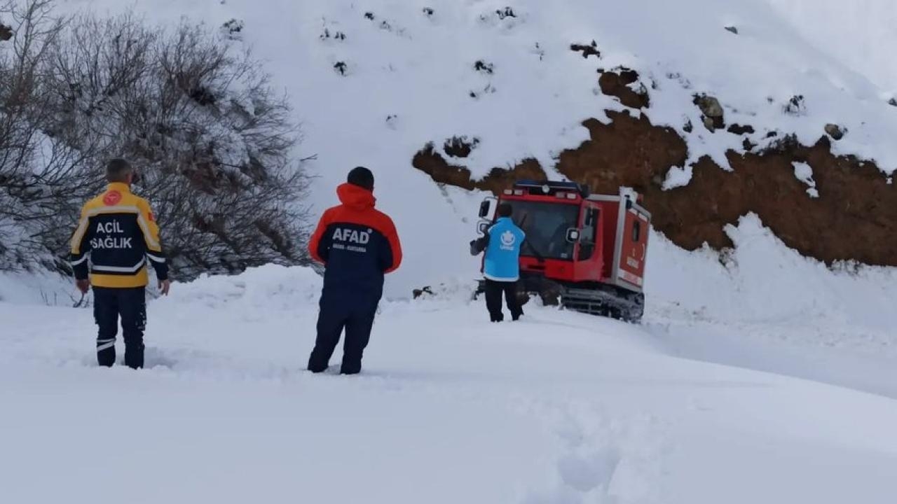 Kar ve Tipi Nedeniyle Mahsur Kalan 2 Avcı Helikopterle Kurtarıldı