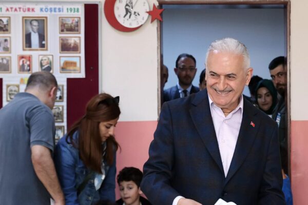 Eski TBMM Başkanı ve Başbakanlardan Binali Yıldırım Oyunu Tuzla’da Kullandı
