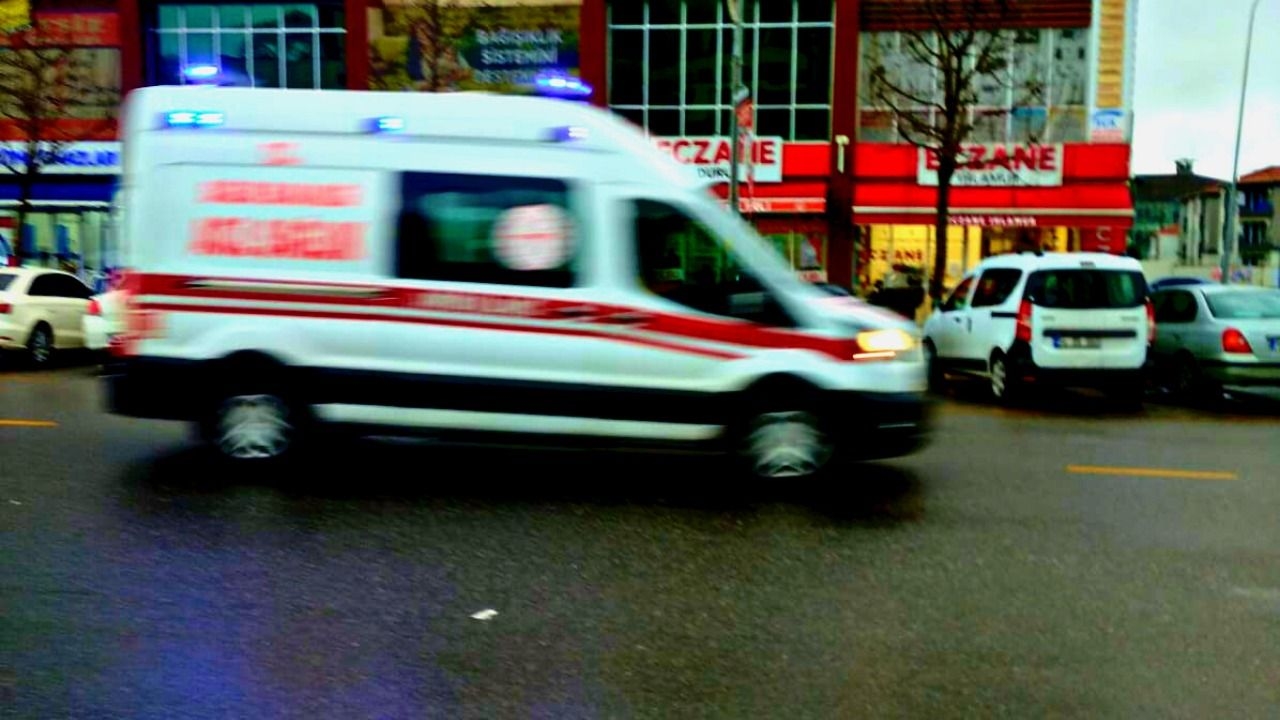 Sakarya’da Beşinci Kattan Düşen 2 Yaşındaki Çocuk Yaralandı