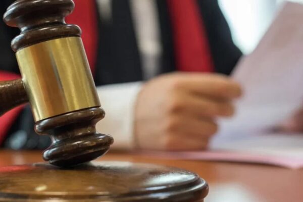 Esenyurt’ta Eşini İntihara Yönlendirdiği Gerekçesiyle Yargılanan Sanığa Hapis Cezası Verildi