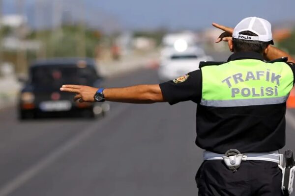 Gaziosmanpaşa’da Trafik Güvenliğini Tehlikeye Düşüren 5 Sürücüye Para Cezası