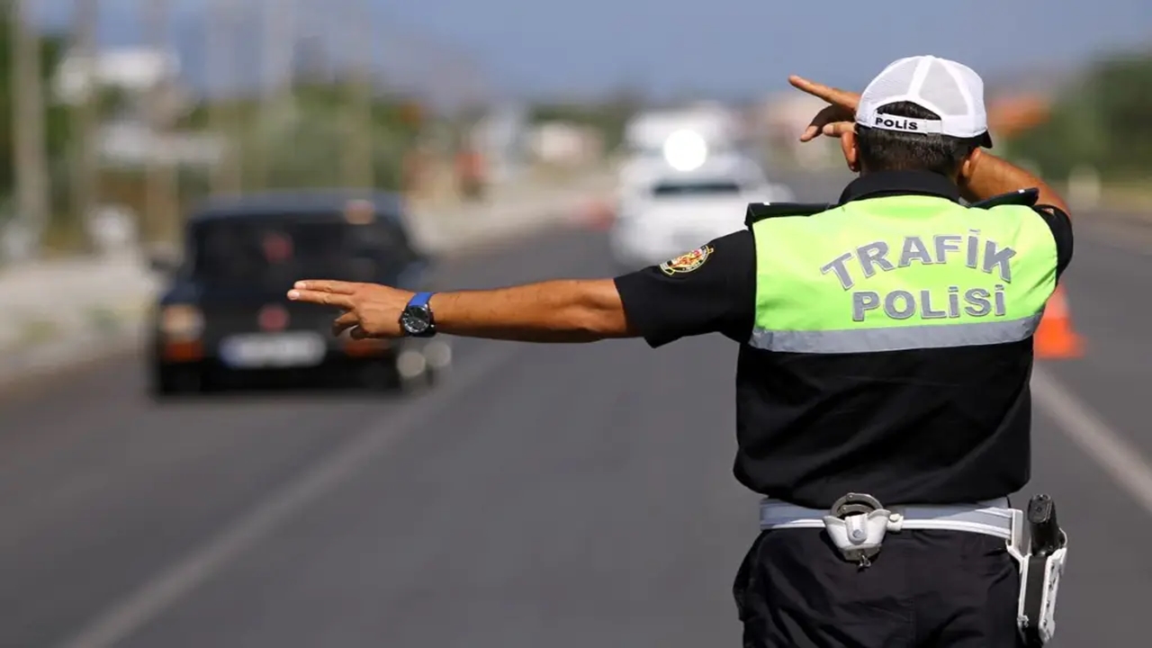 Gaziosmanpaşa’da Trafik Güvenliğini Tehlikeye Düşüren 5 Sürücüye Para Cezası