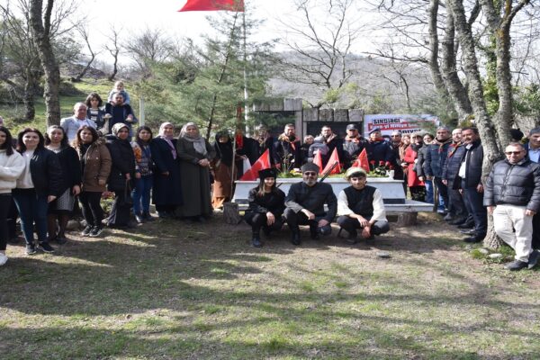 Gördesli Makbule Efe Şehadetinin 102. Yılında Sındırgı’daki Kabri Başında Anıldı