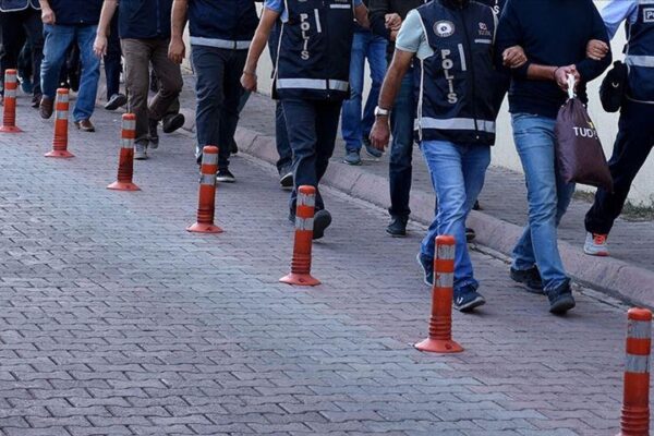 Kargodaki Çeklerin Çalınıp Dolandırıcılık Yapılmasına İlişkin 48 Şüpheli Yakalandı