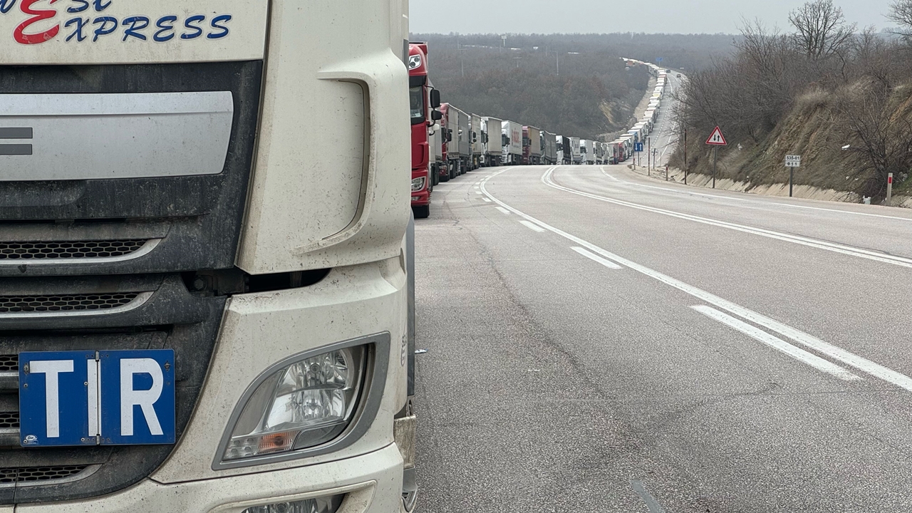 hamzabeylide 19 kilometrelik tır kuyruğu oluştu