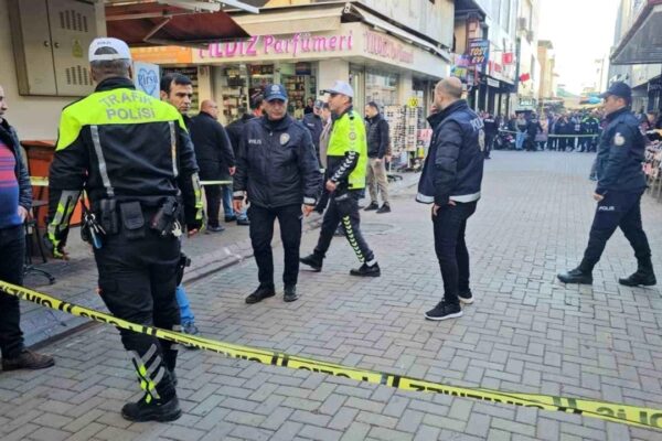 Tartıştığı Kızı Tabancayla Öldüren Genç İntihar Etti