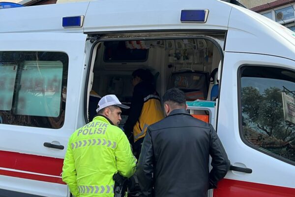 Kocaeli’de Devrilen Motosikletin Sürücüsü Yaralandı