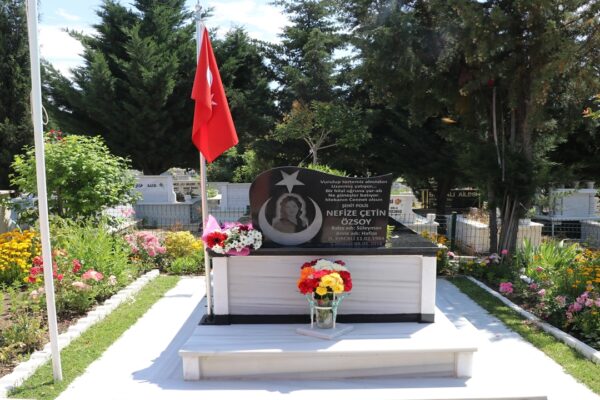 Kadın Polisler Şehit Polis Nefize Çetin Özsoy’un Kabrini Ziyaret Etti